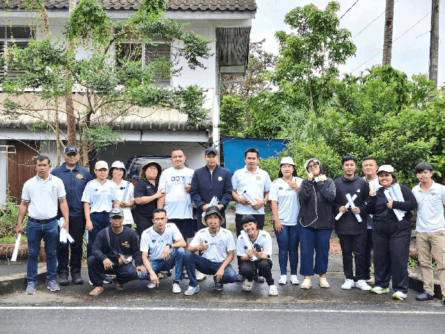 เทศบาลตำบลฉวาง มอบปฏิทินประชาสัมพันธ์กิจกรรมของเทศบาลตำบลฉวาง