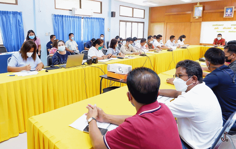 เทศบาลตำบลฉวาง เข้าร่วมประชุมศูนย์ปฏิบัติการควบคุมโรคอำเภอฉวาง