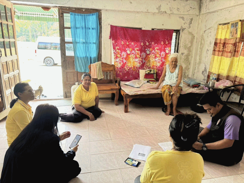 เทศบาลตำบลฉวาง ลงพื้นที่เยี่ยมครัวเรือนเปราะบาง
