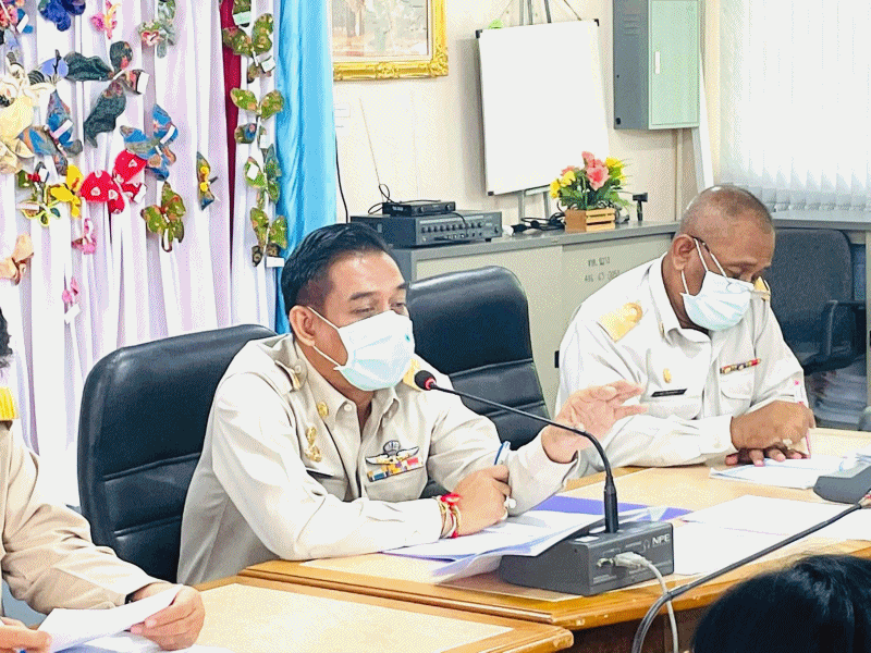 เทศบาลตำบลฉวาง ประชุมผลการปฏิบัติงานประจำเดือน