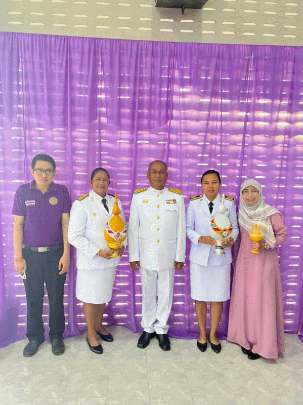 เทศบาลตำบลฉวาง ร่วมพิธีถวายเครื่องราชสักการะและพิธีถวายพระพรชัยมงคล เพื่อเฉลิมพระเกียรติสมเด็จพระนางเจ้าฯ พระบรมราชินี