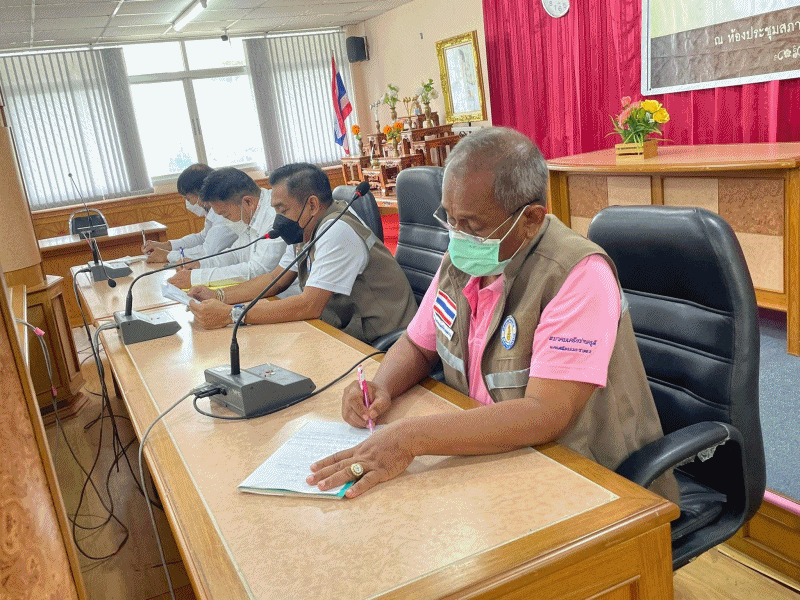 เทศบาลตำบลฉวาง ประชุมผลการปฏิบัติงานประจำเดือน